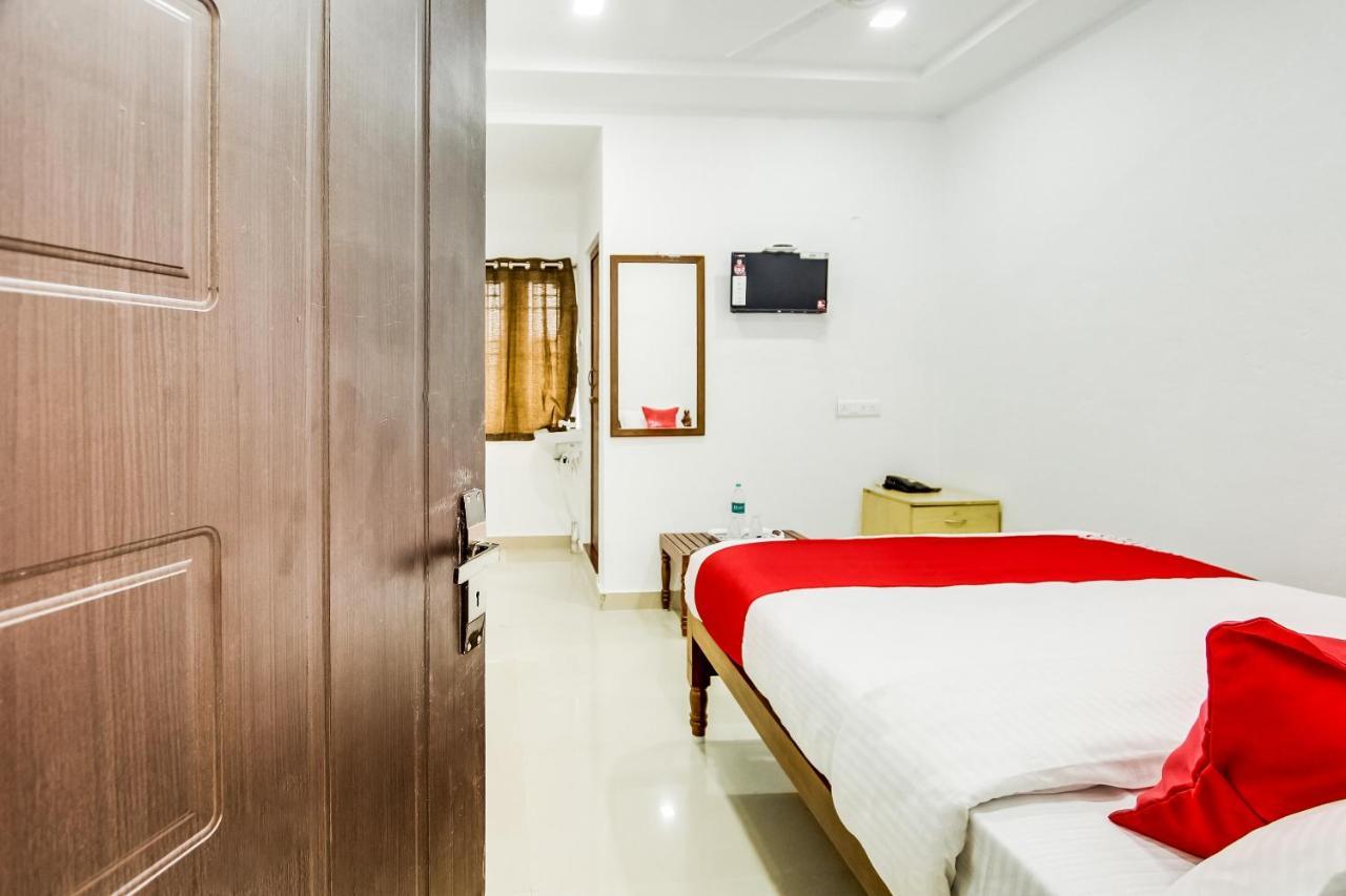 Oyo 70841 Hotel Anjali Residency Velur Εξωτερικό φωτογραφία