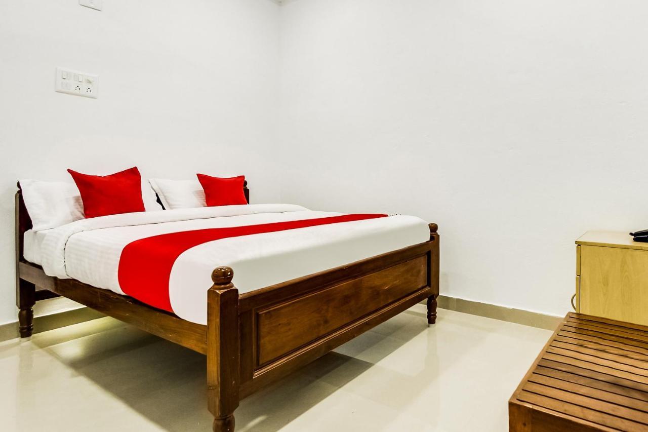 Oyo 70841 Hotel Anjali Residency Velur Εξωτερικό φωτογραφία