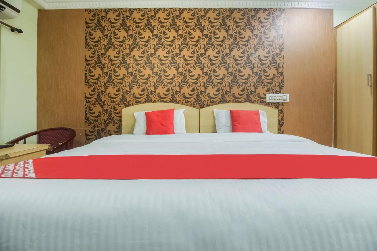 Oyo 70841 Hotel Anjali Residency Velur Εξωτερικό φωτογραφία