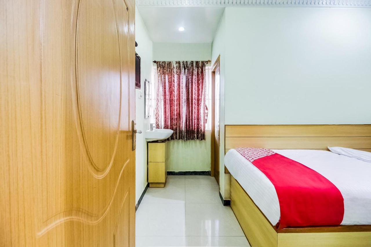 Oyo 70841 Hotel Anjali Residency Velur Εξωτερικό φωτογραφία